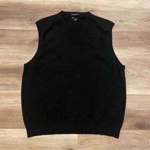 Club Room Black V-Neck Sweater Vest